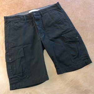 H&M size 32 cargo shorts in navy